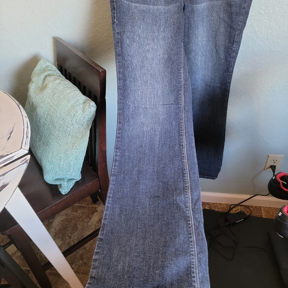 Jeans - Picture 2 of 4